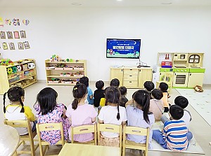 [세대통합지원사업] 온라인(비대면) 빨간망토 인형극단 공연 진행