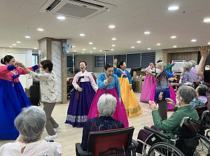 [노인사회참여지원 ]노인자원봉사대 스마일예술봉사대 경기민요반 공연