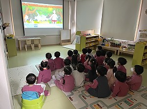 [세대통합지원사업] 온라인(비대면) 빨간망토 인형극단 공연 진행 (12차)