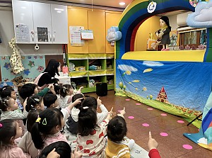 [노인사회참여지원]세대통합 사업 빨간망토인형극단 진행