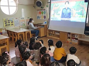 [세대통합지원사업] 온라인(비대면) 빨간망토 인형극단 공연 진행 (4차-1)